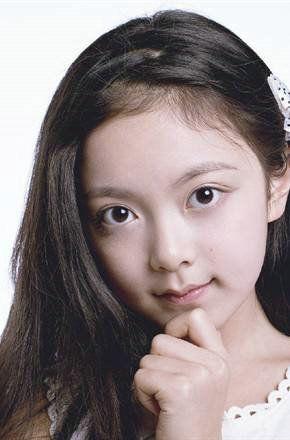 钟曼洋个人资料,才华横溢的年轻艺术家，艺术道路上的璀璨星辰