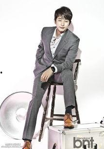 朴施厚整容对比照片,容貌巨变，揭秘明星整形之路